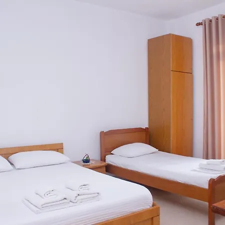 Rent Ismolli Maison d'hôtes Pogradec