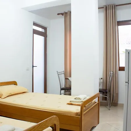 Maison d'hôtes Rent Ismolli Pogradec